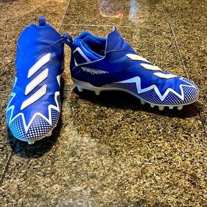 Boys Adidas Kids' Freak Spark Team Football Cleats- Youth sz 4